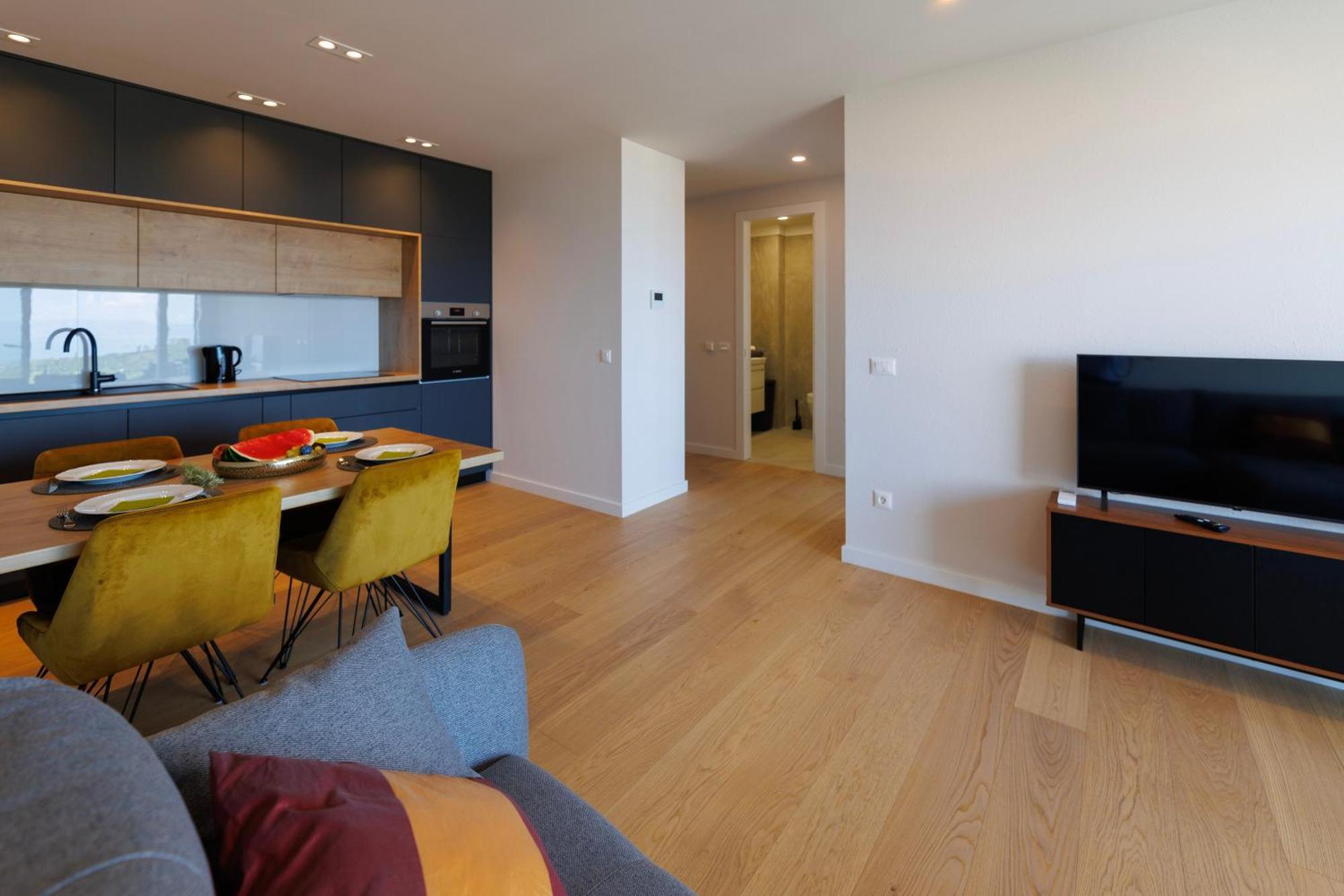 Luxury Narona Sea&city View Apartment